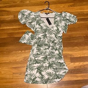 Lulus Hawaiian Green wrap dress , never worn new with tags